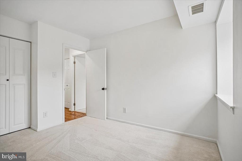 5800 COVE LANDING ROAD Unit: 304