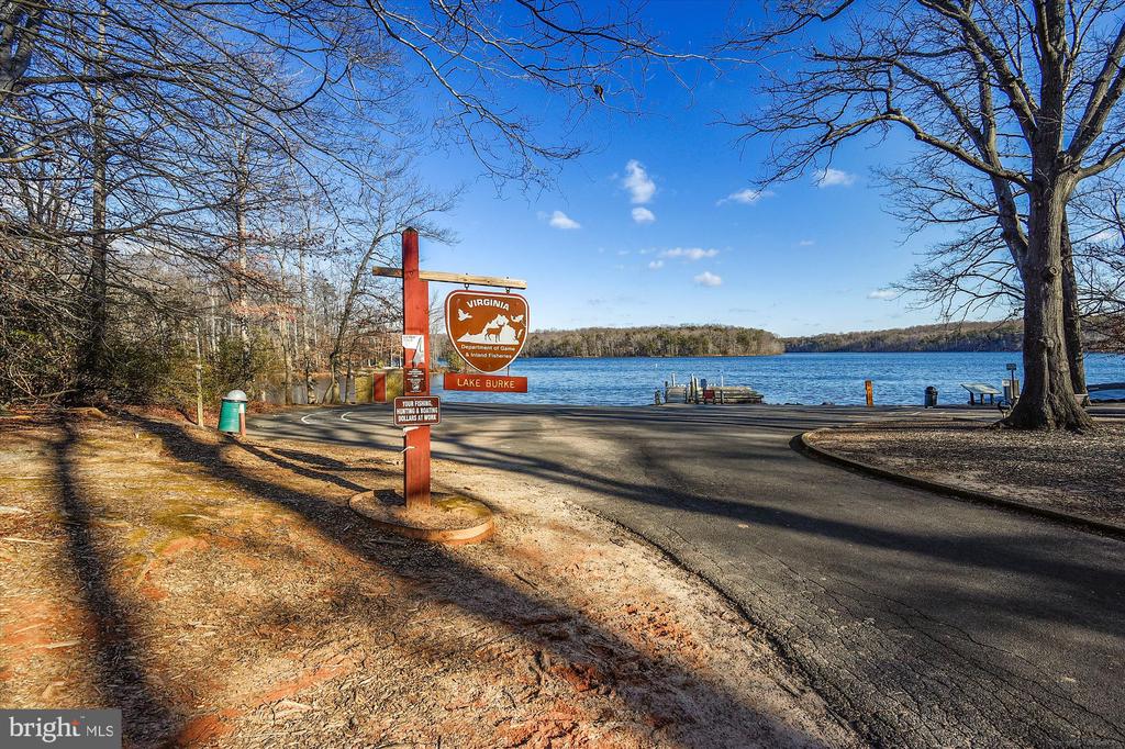 5800 COVE LANDING ROAD Unit: 304