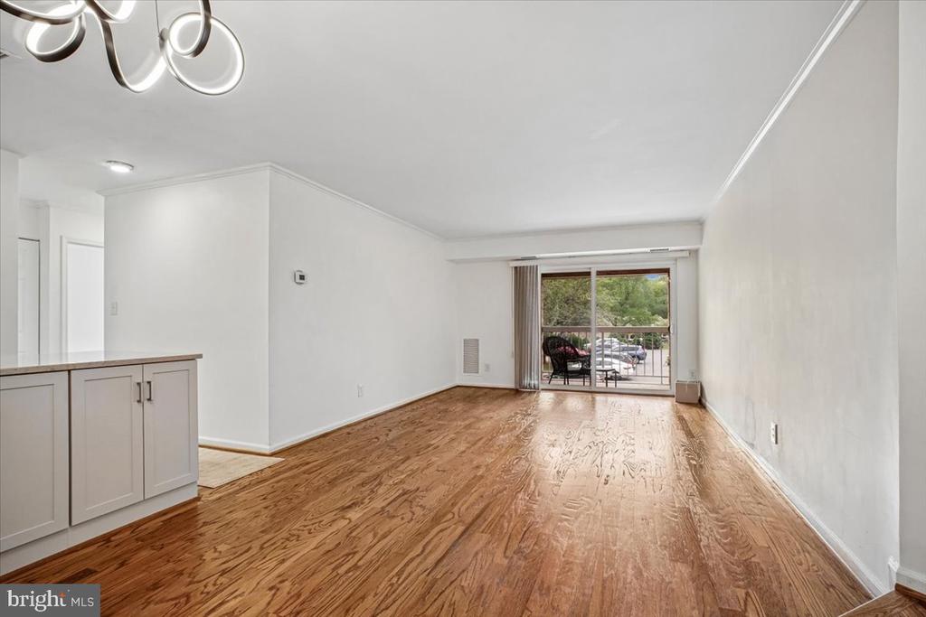 5800 COVE LANDING ROAD Unit: 304