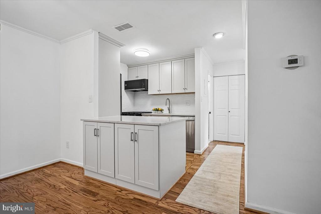 5800 COVE LANDING ROAD Unit: 304