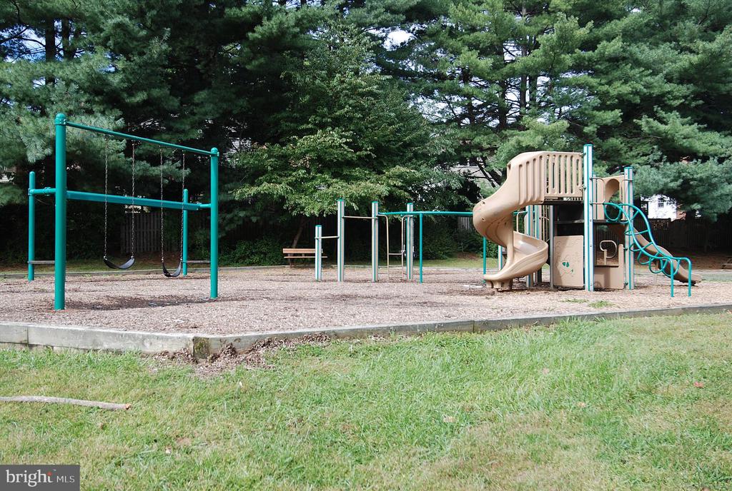 5800 COVE LANDING ROAD Unit: 304
