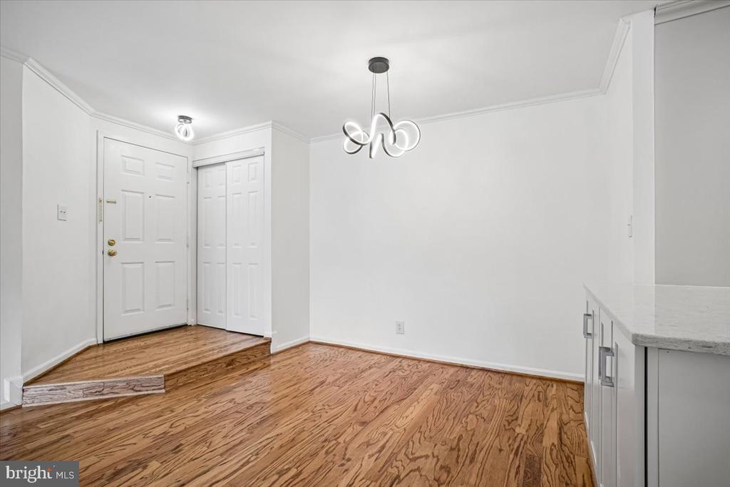 5800 COVE LANDING ROAD Unit: 304