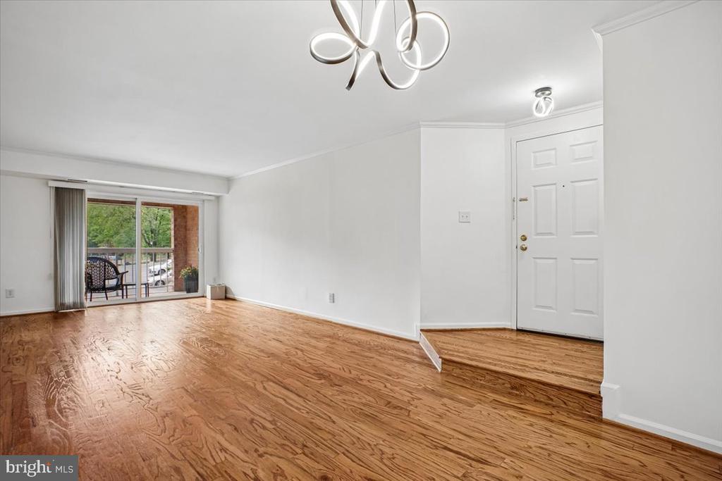 5800 COVE LANDING ROAD Unit: 304