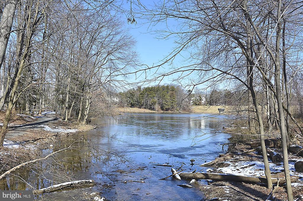 5800 COVE LANDING ROAD Unit: 304