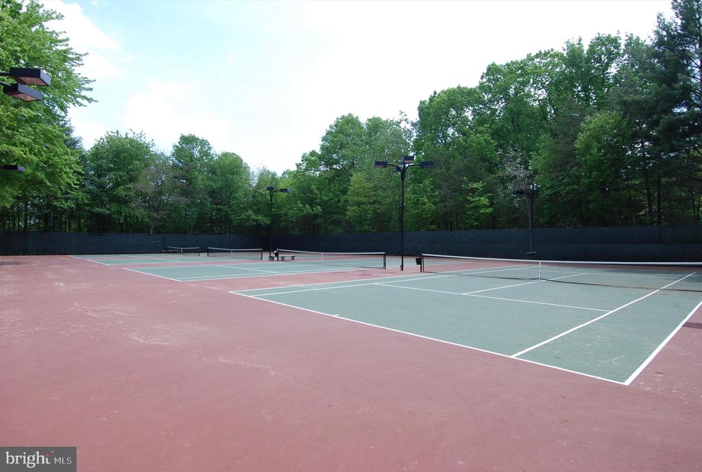 5800 COVE LANDING ROAD Unit: 304