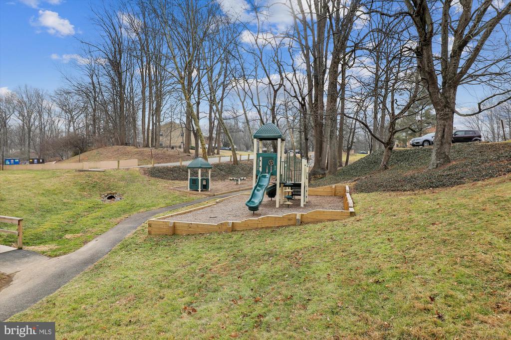 5800 COVE LANDING ROAD Unit: 304