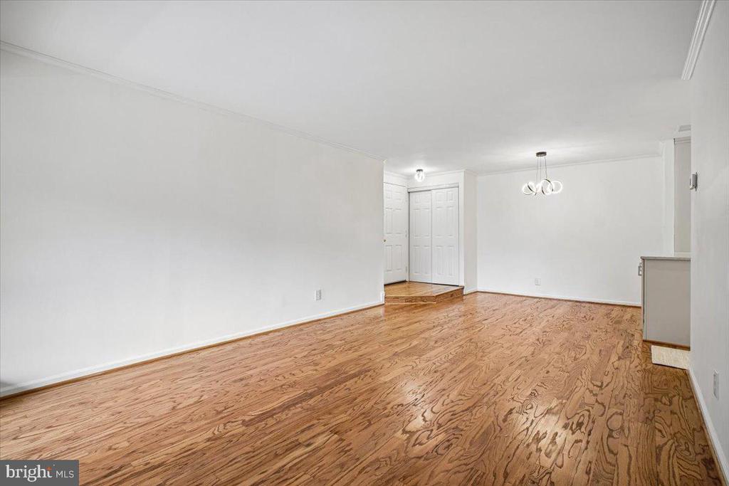 5800 COVE LANDING ROAD Unit: 304