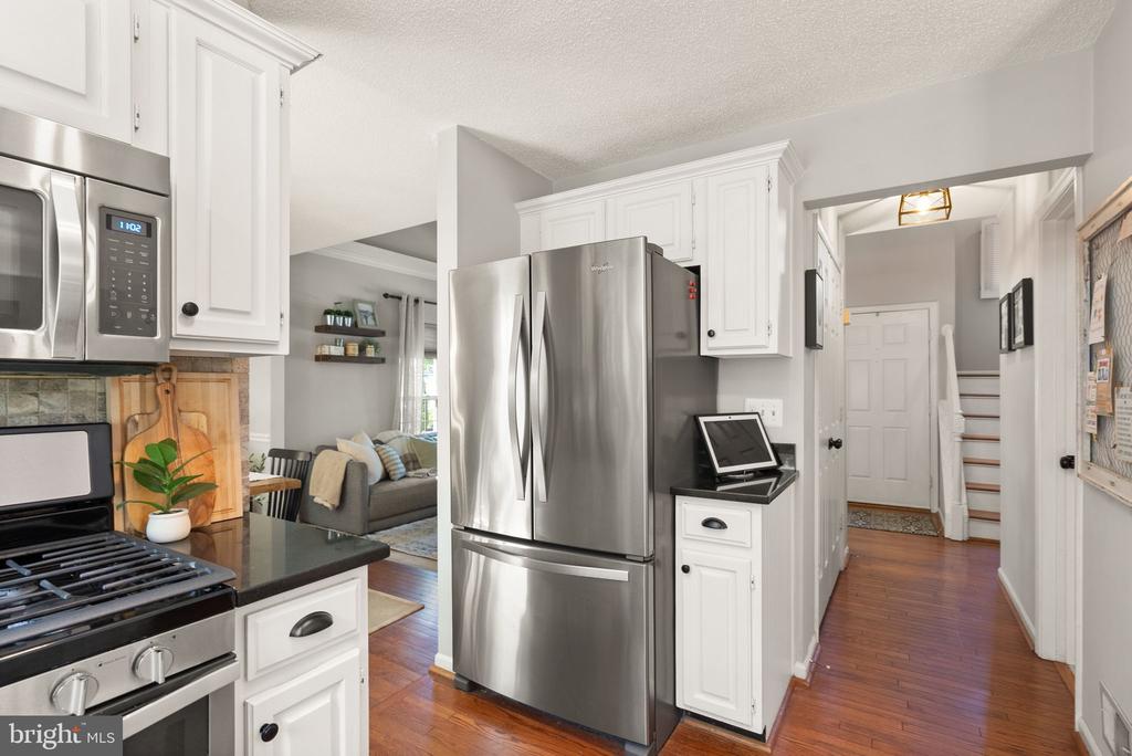 4016 BLUE SLATE DRIVE
