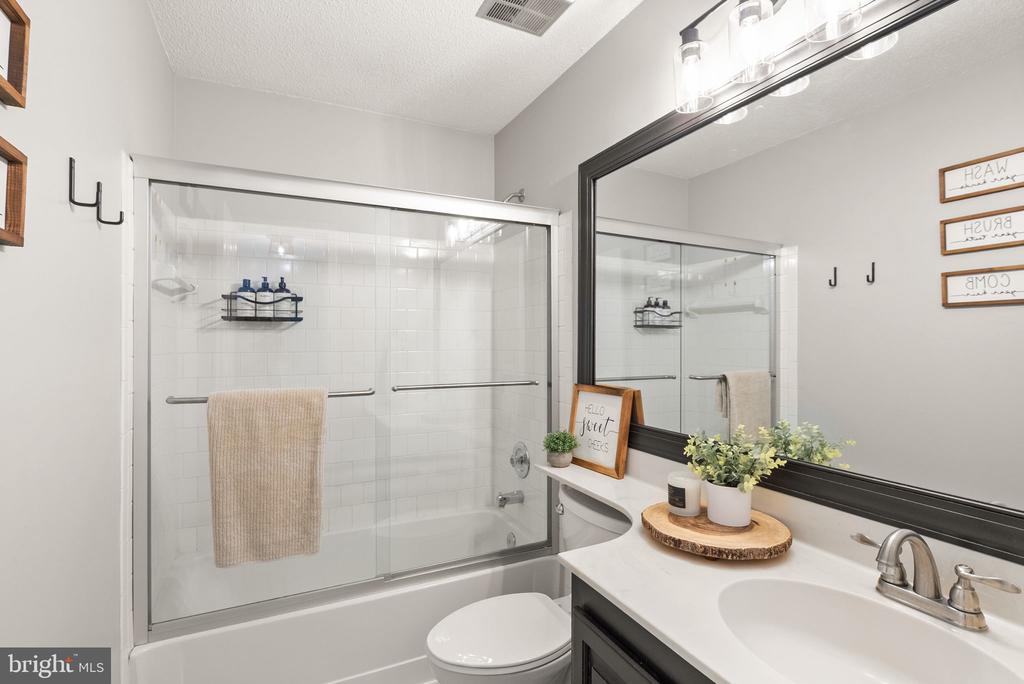 4016 BLUE SLATE DRIVE