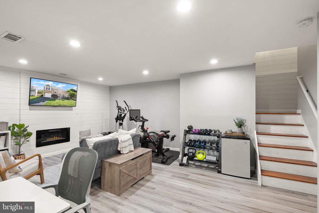 4016 BLUE SLATE DRIVE