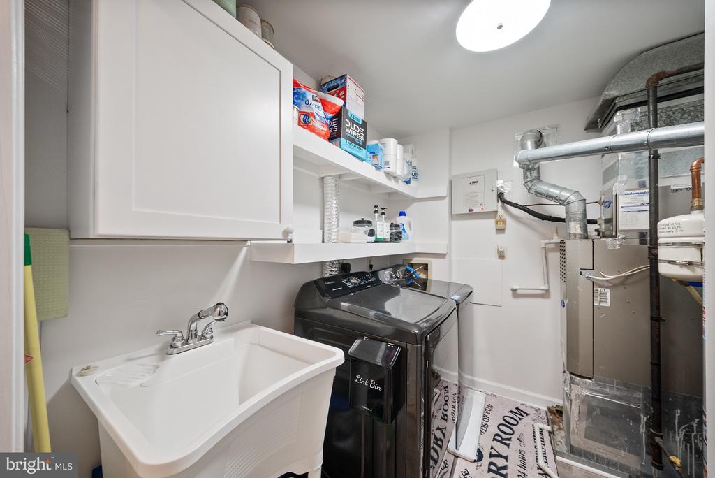 8301 BLUEBIRD WAY Unit: G