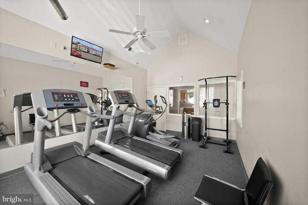 8301 BLUEBIRD WAY Unit: G