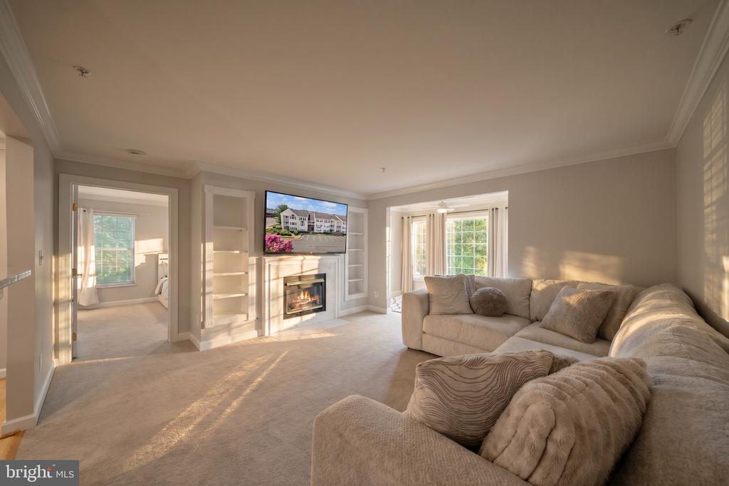 8301 BLUEBIRD WAY Unit: G