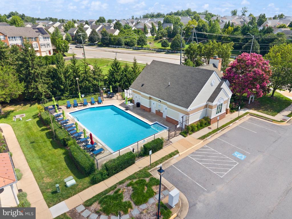 8301 BLUEBIRD WAY Unit: G