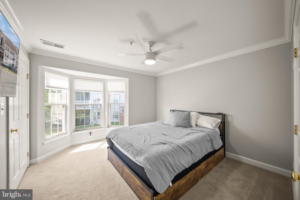 8301 BLUEBIRD WAY Unit: G