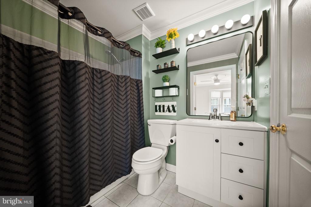 8301 BLUEBIRD WAY Unit: G