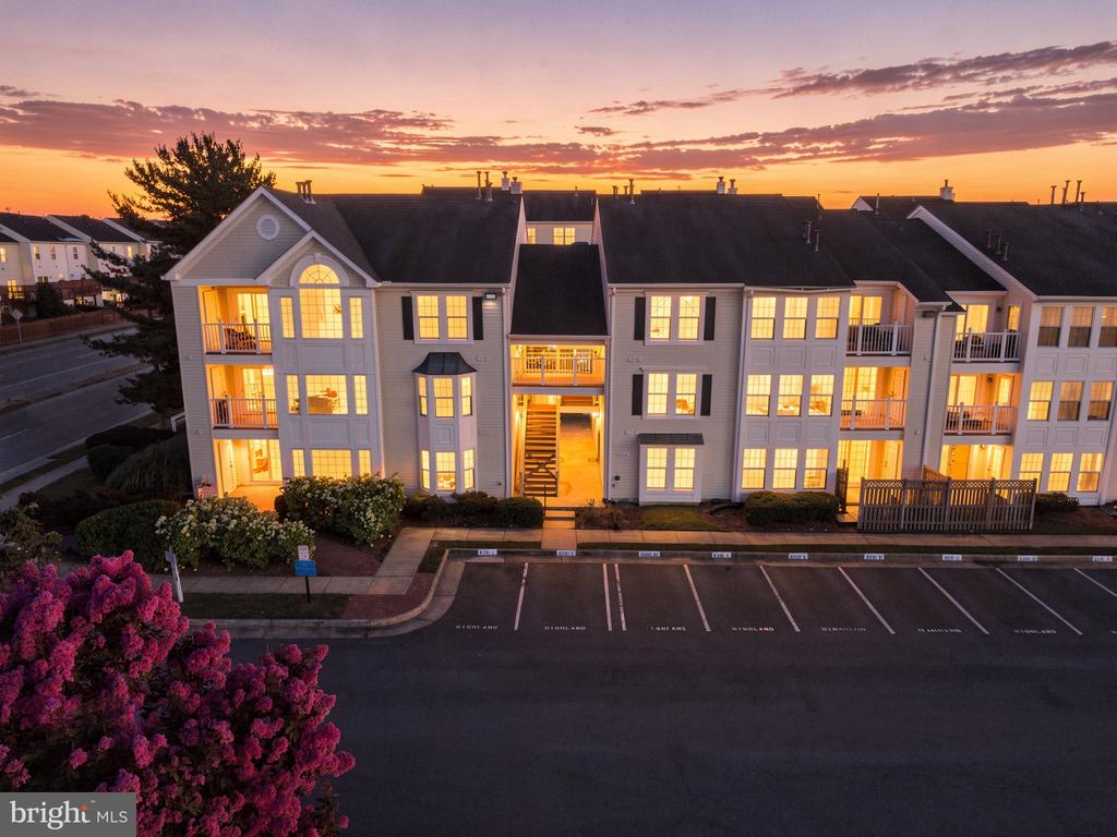 8301 BLUEBIRD WAY Unit: G