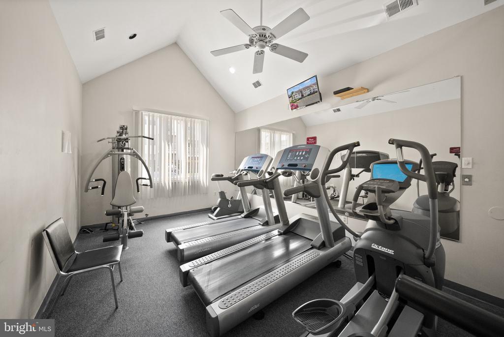 8301 BLUEBIRD WAY Unit: G