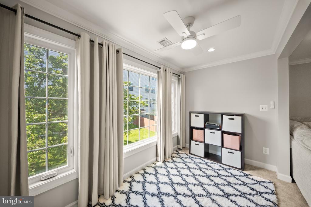 8301 BLUEBIRD WAY Unit: G