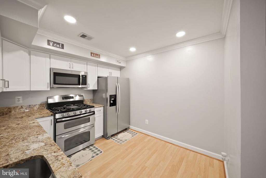 8301 BLUEBIRD WAY Unit: G