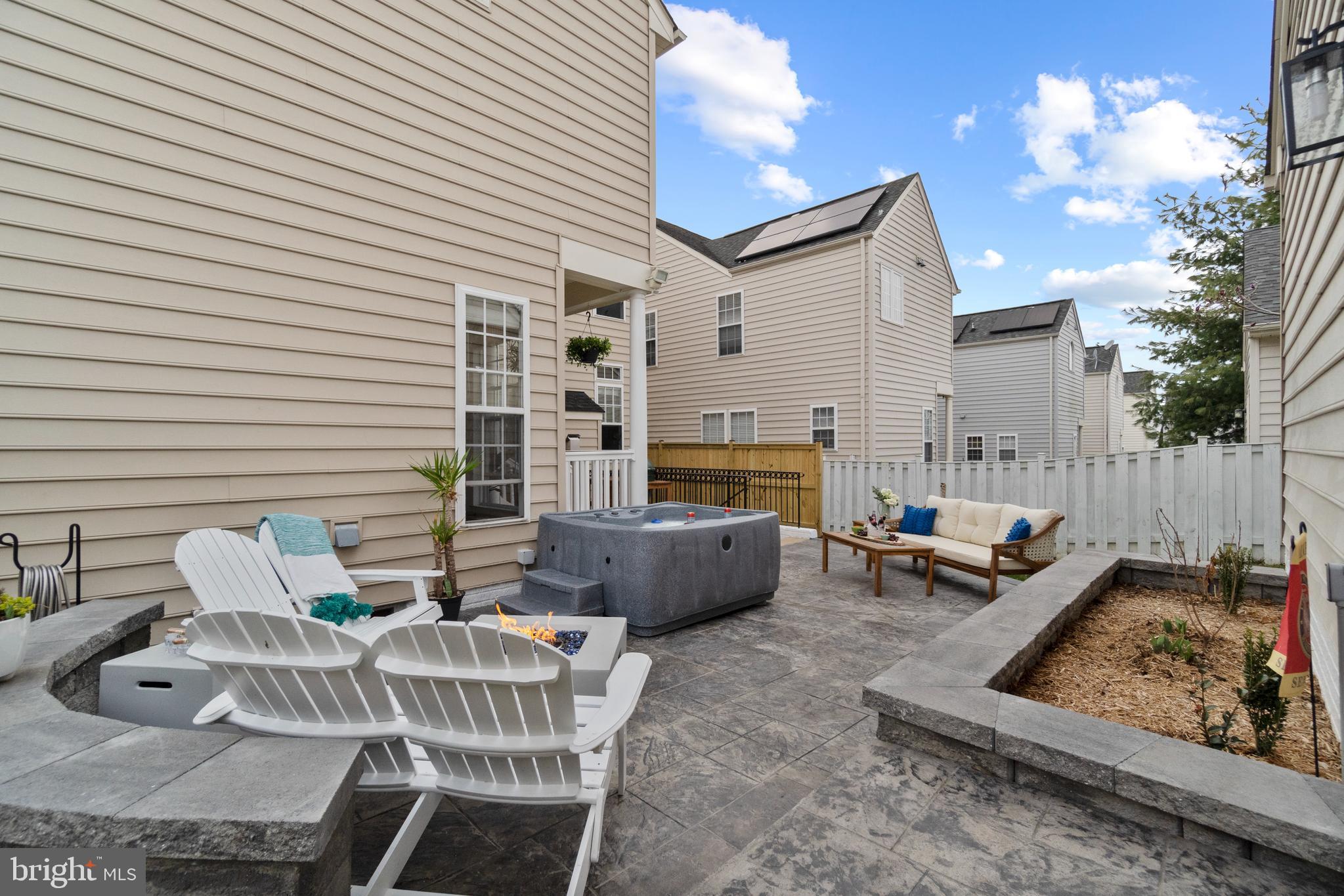 2488 Port Potomac Ave