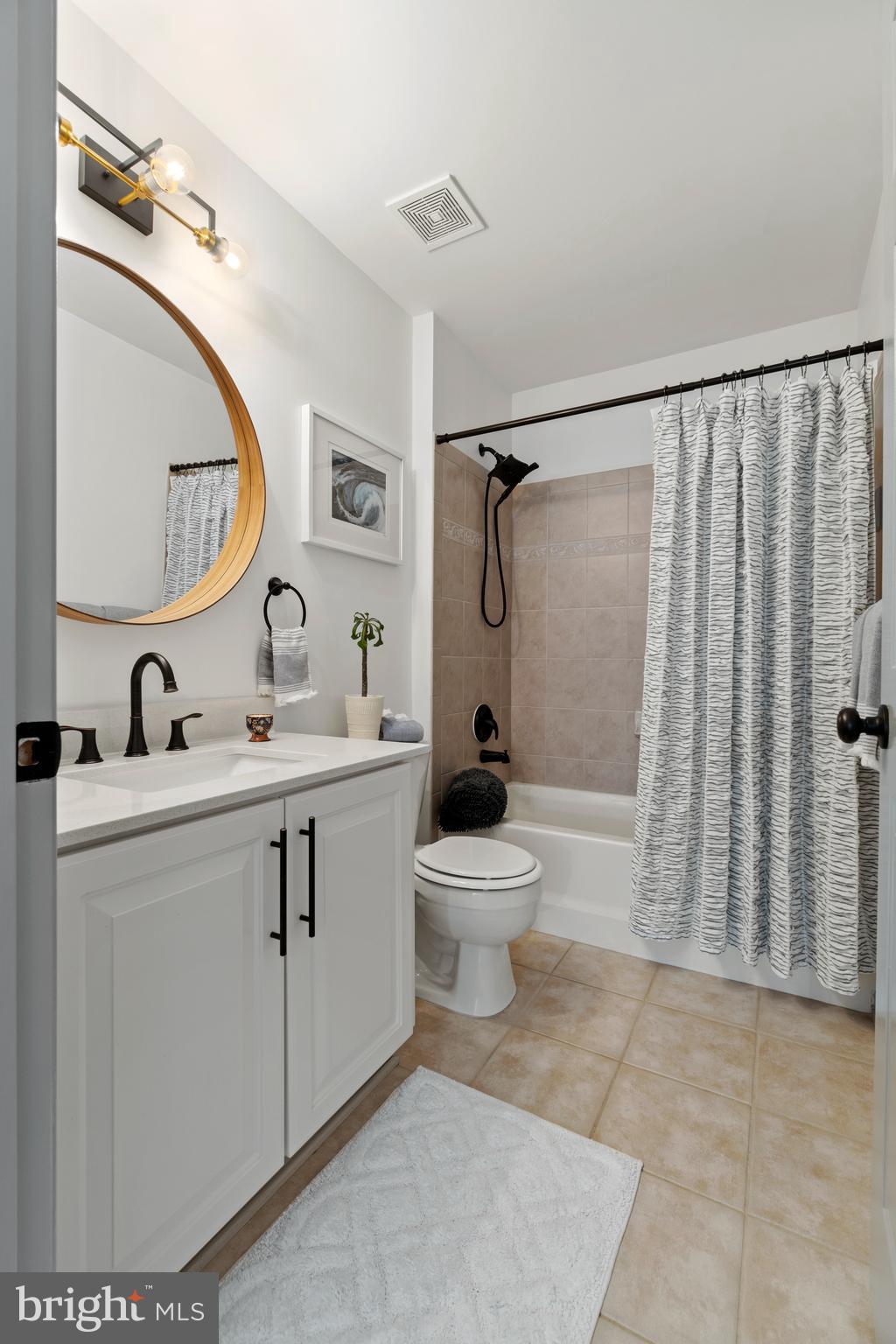 2488 Port Potomac Ave