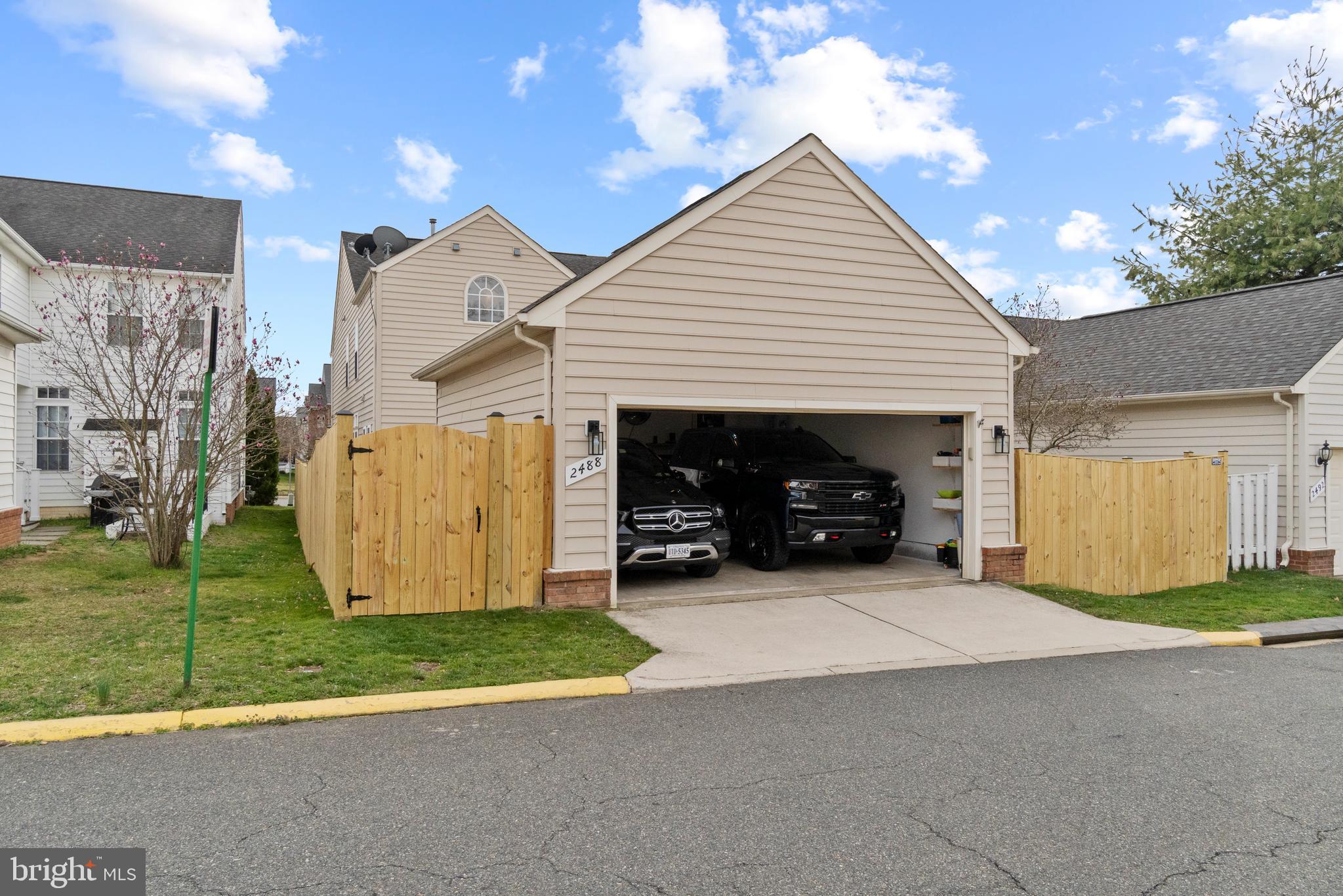 2488 Port Potomac Ave