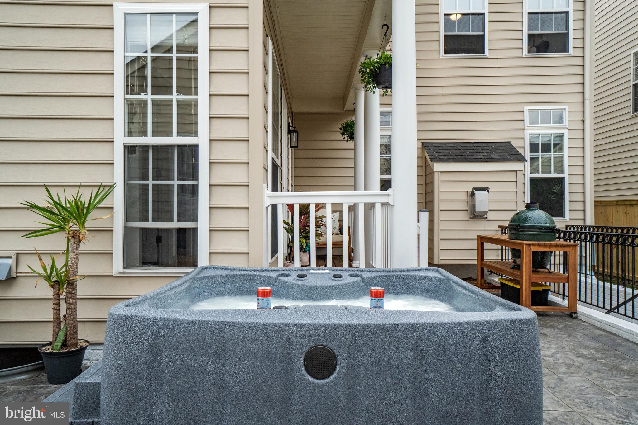 2488 Port Potomac Ave