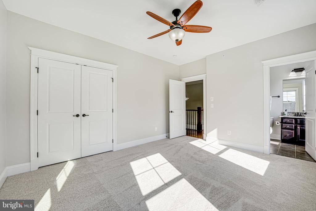17087 Belle Isle Dr