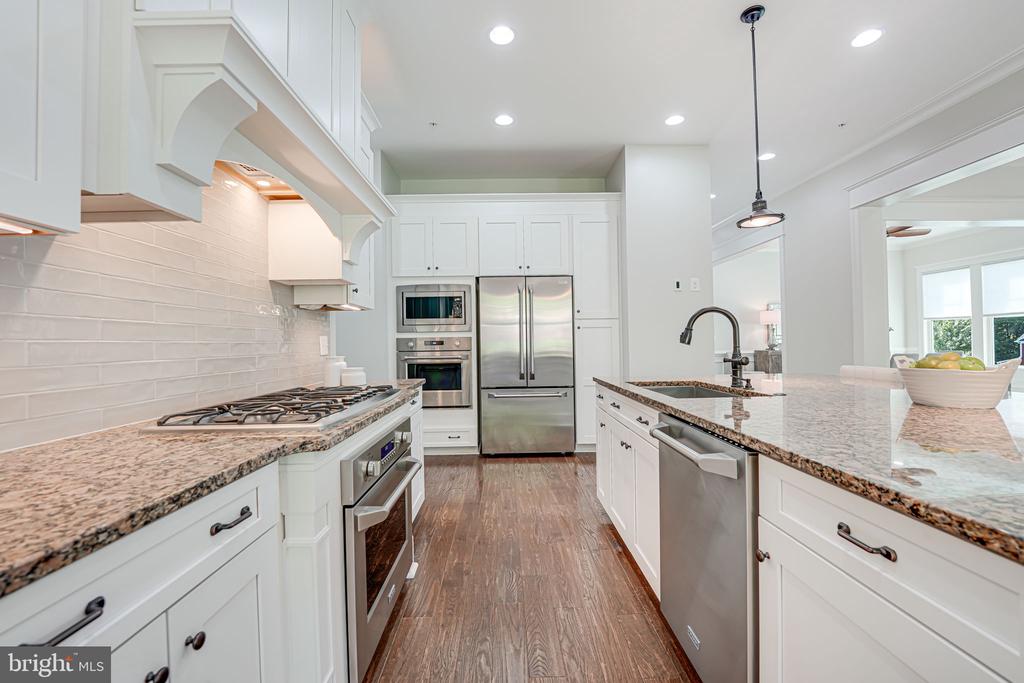 17087 Belle Isle Dr