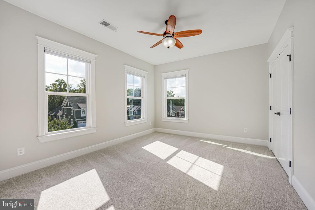 17087 Belle Isle Dr