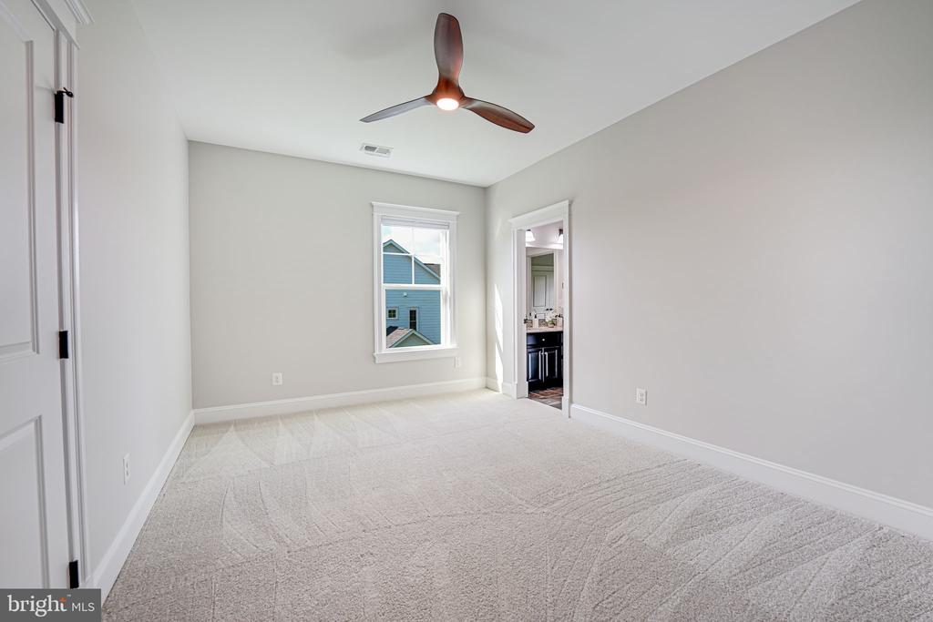 17087 Belle Isle Dr