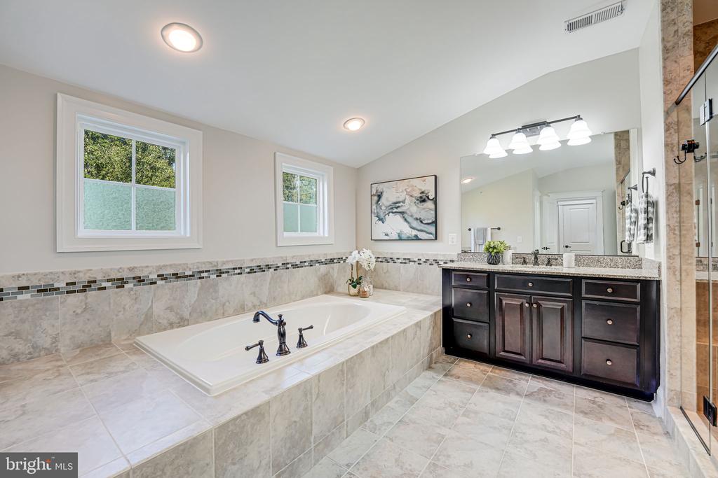 17087 Belle Isle Dr