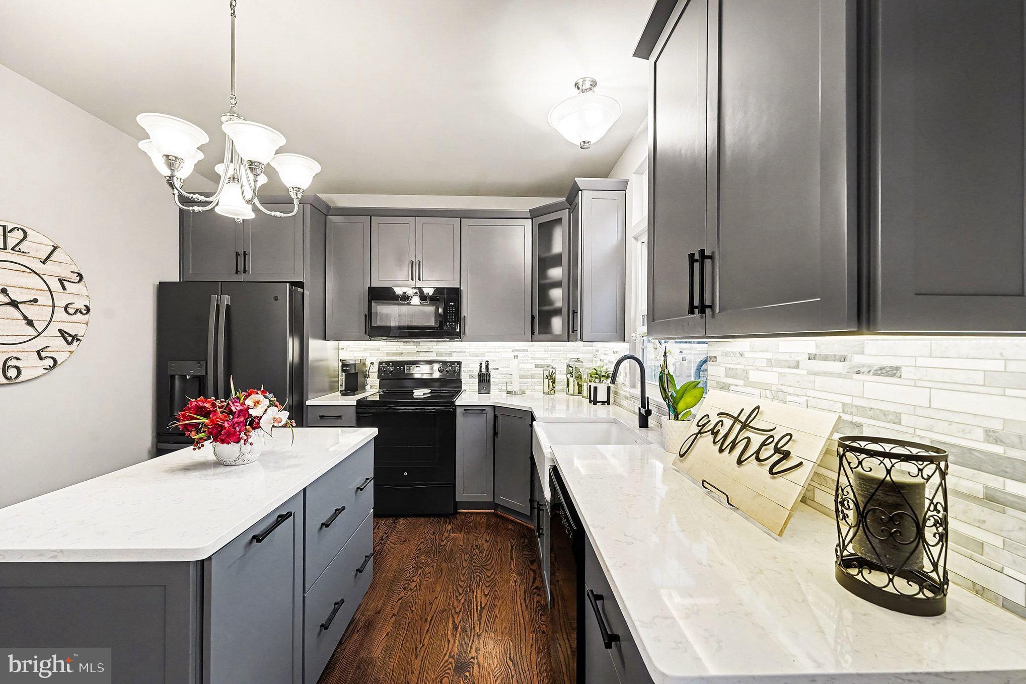 6465 COLONIAL VILLAGE LOOP