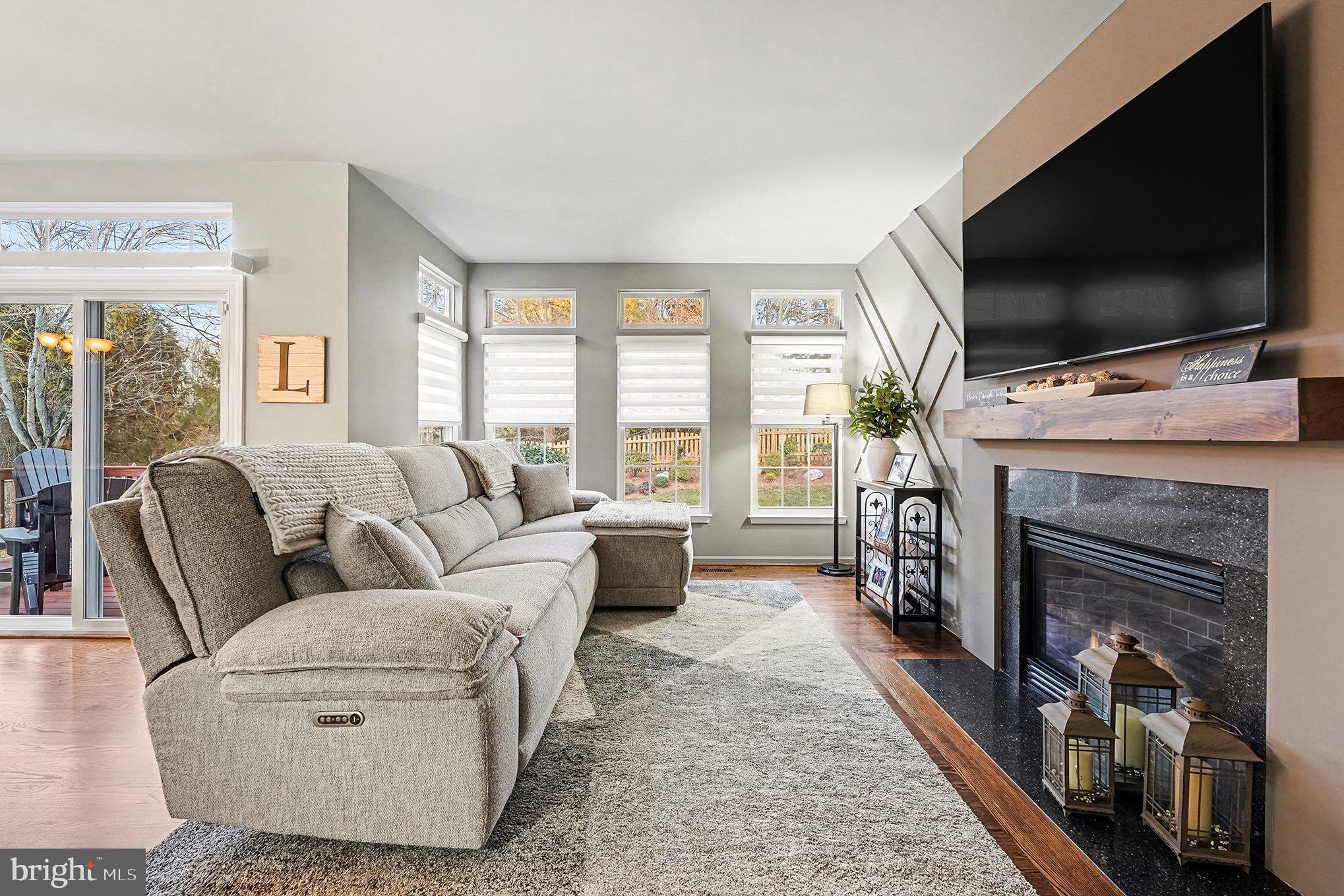 6465 COLONIAL VILLAGE LOOP