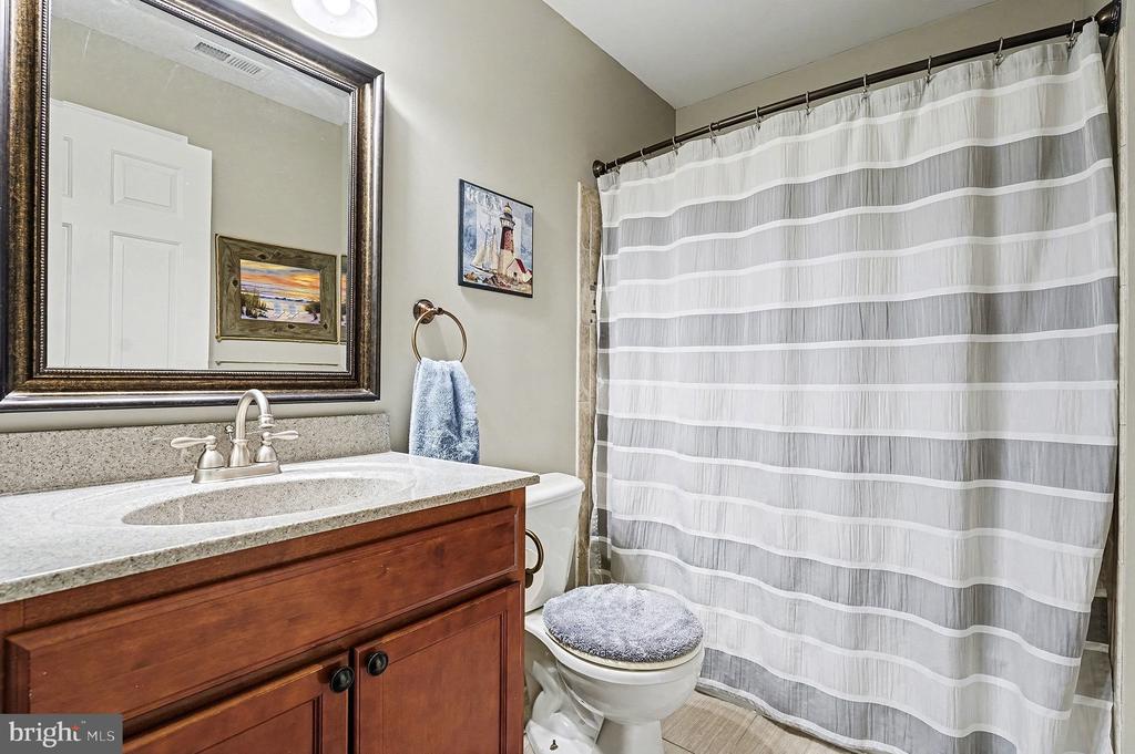 6465 COLONIAL VILLAGE LOOP
