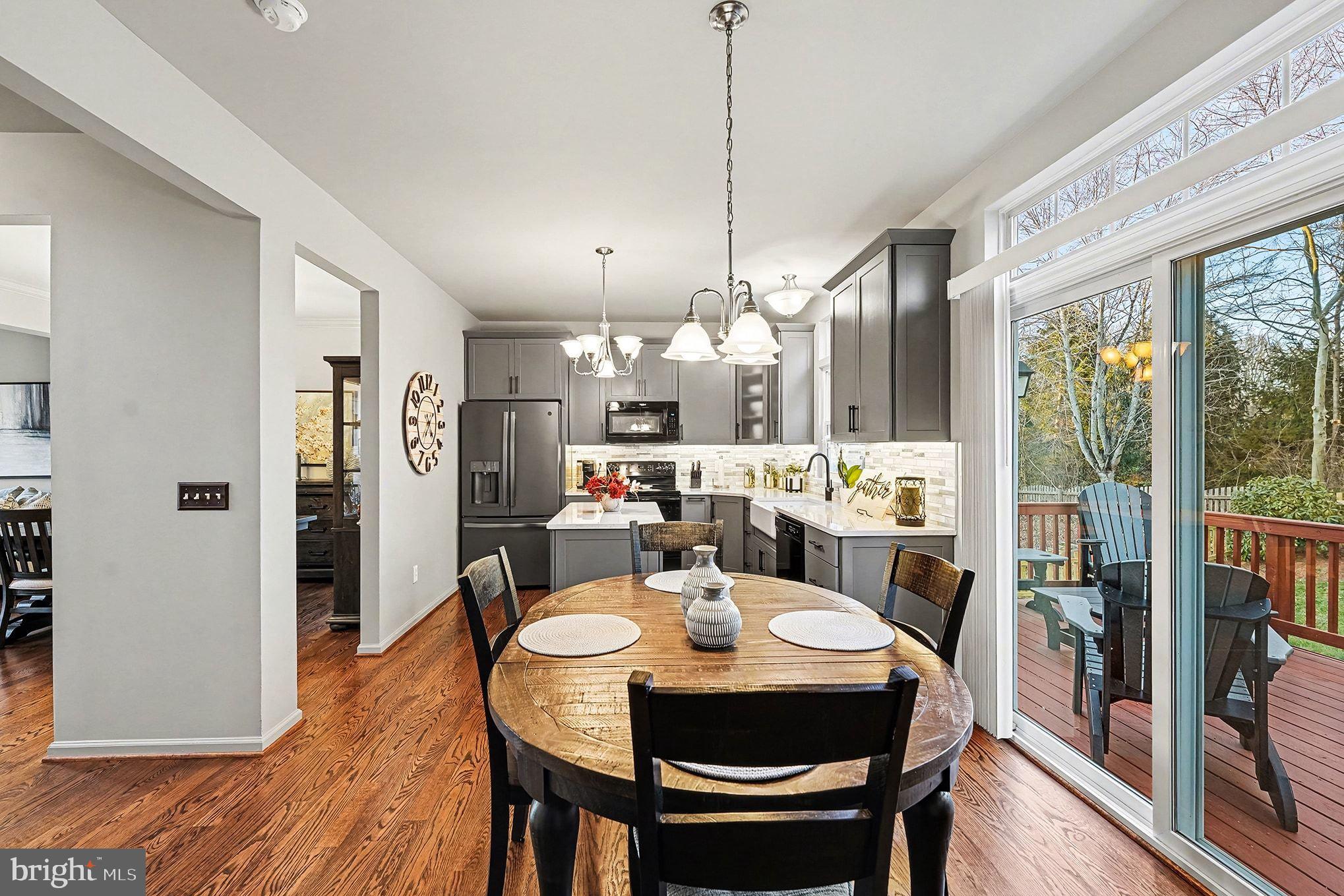 6465 COLONIAL VILLAGE LOOP