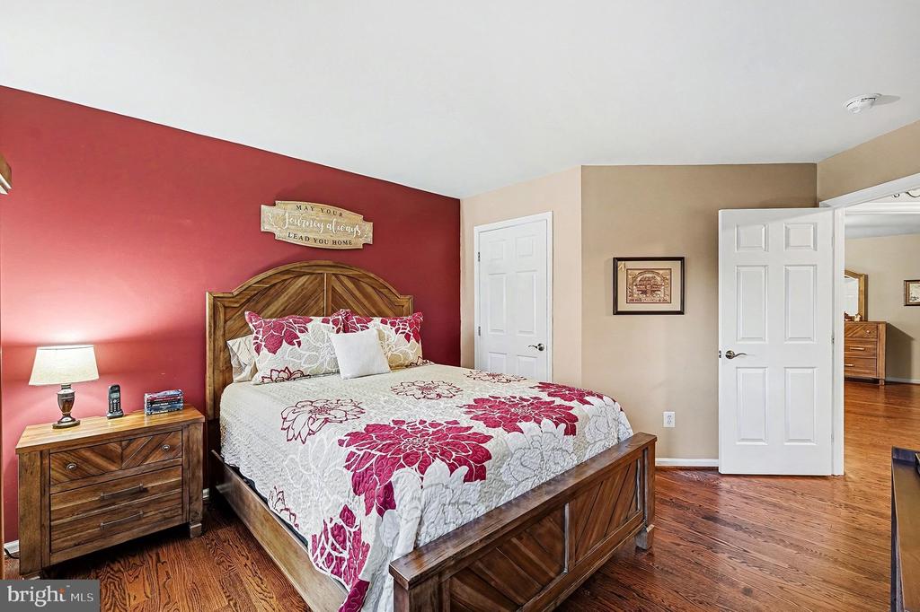 6465 COLONIAL VILLAGE LOOP