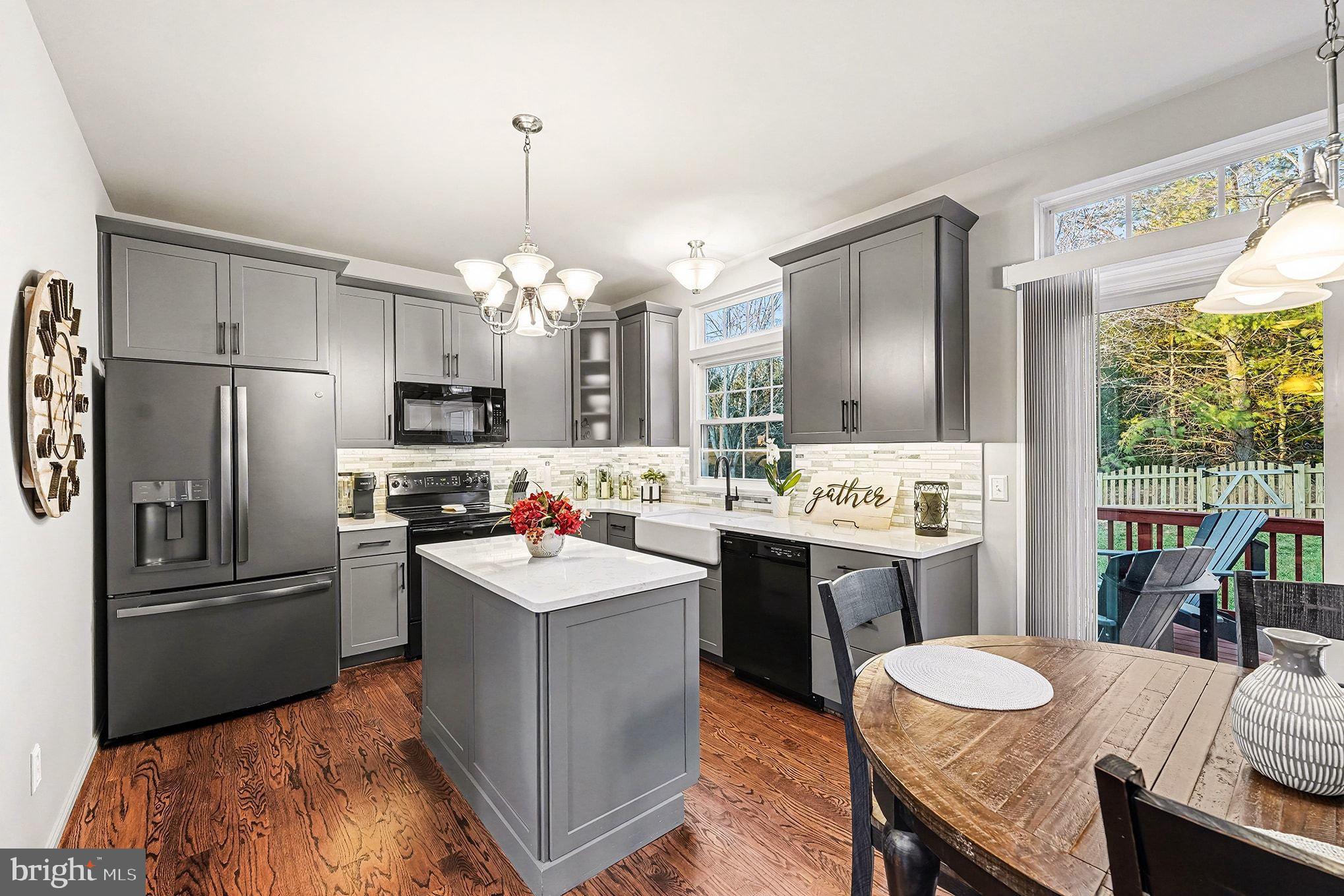 6465 COLONIAL VILLAGE LOOP