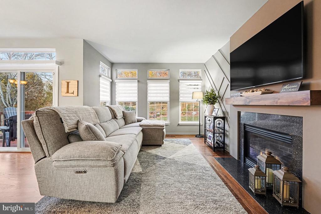 6465 COLONIAL VILLAGE LOOP