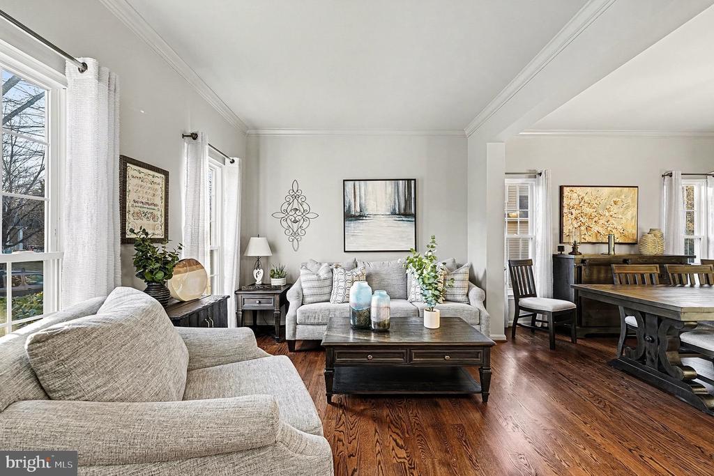6465 COLONIAL VILLAGE LOOP