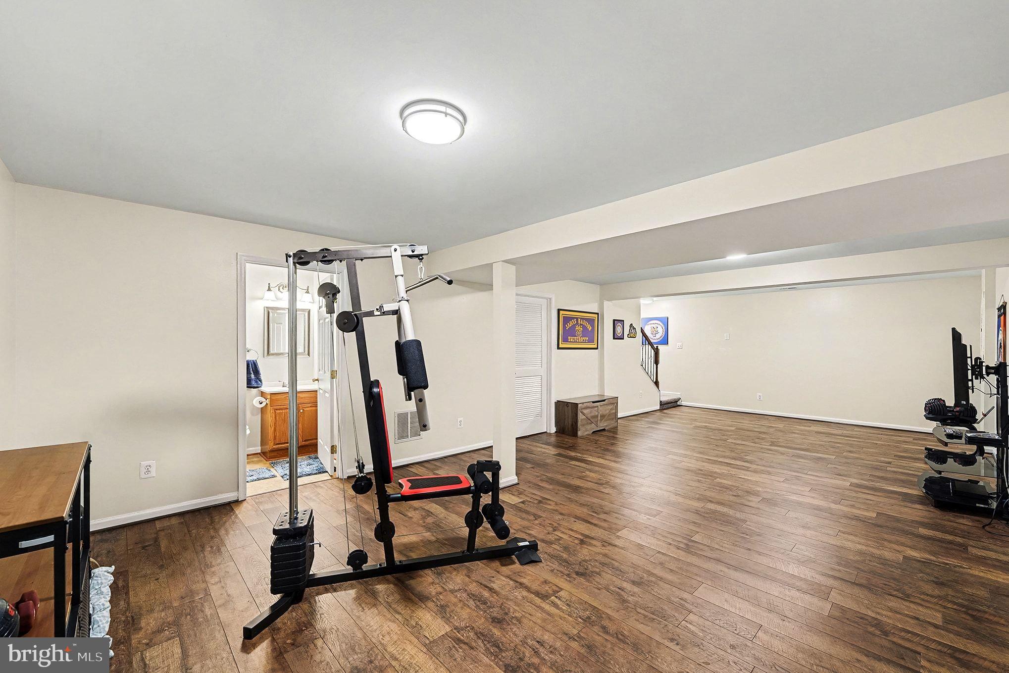 6465 COLONIAL VILLAGE LOOP