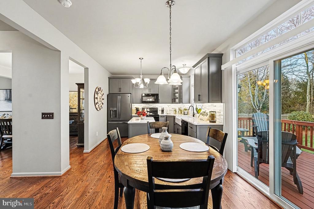 6465 COLONIAL VILLAGE LOOP