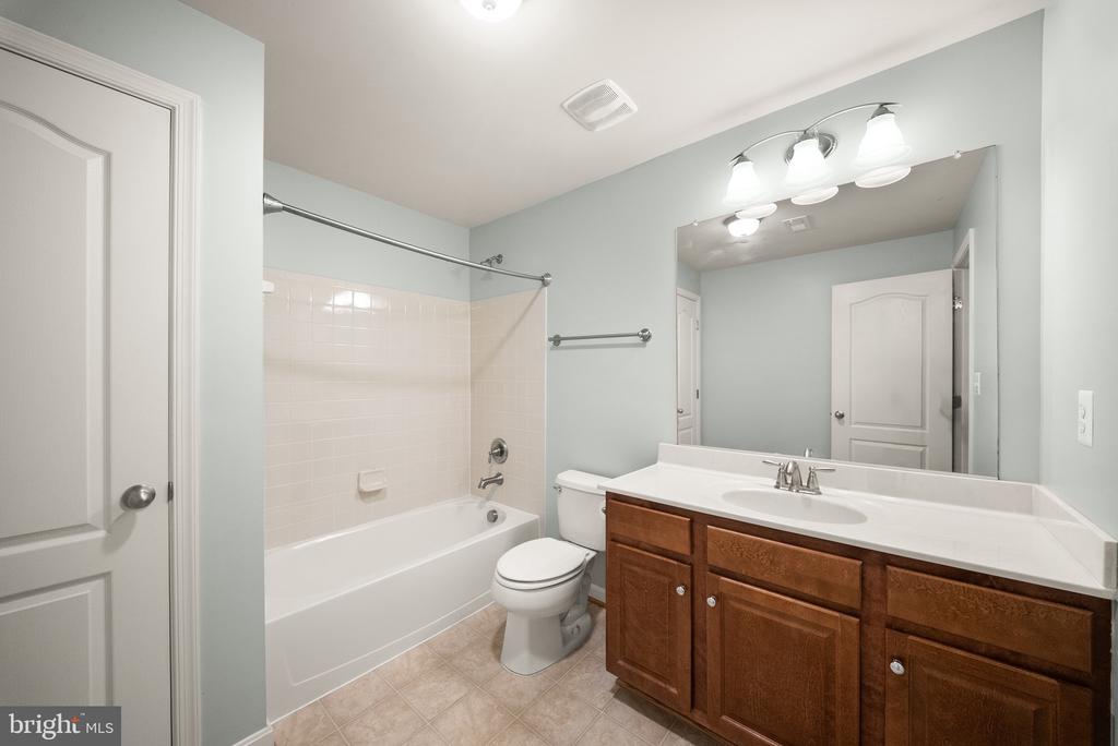 10800 HAGGLE COURT