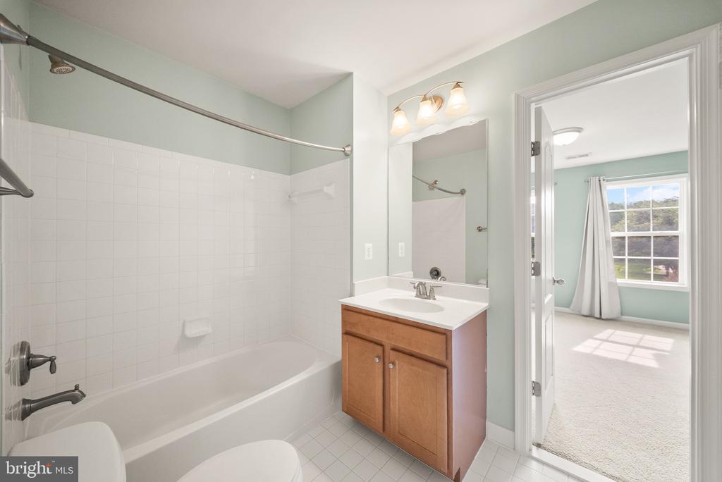 10800 HAGGLE COURT