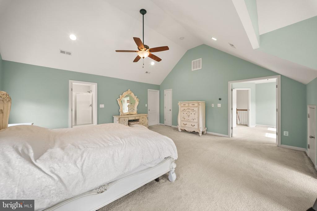10800 HAGGLE COURT