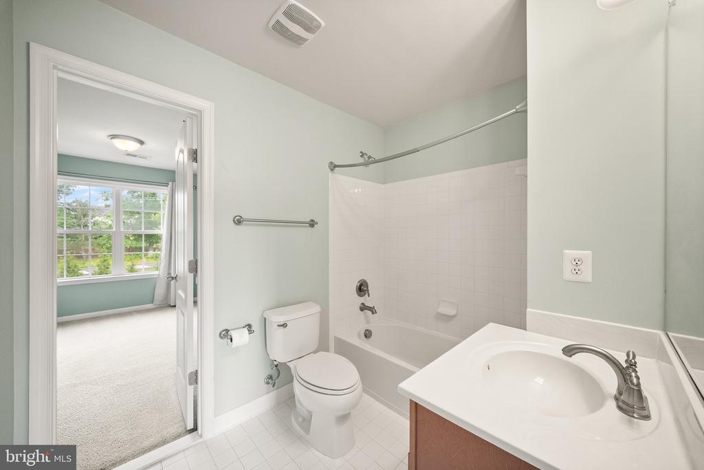 10800 HAGGLE COURT
