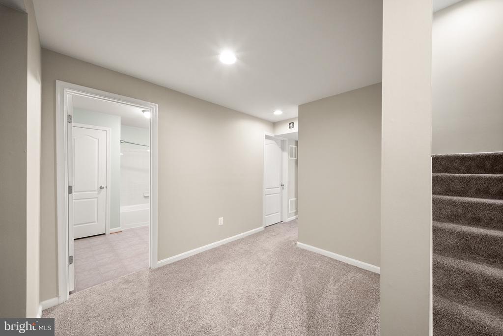 10800 HAGGLE COURT