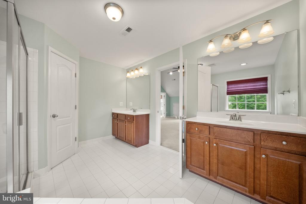10800 HAGGLE COURT