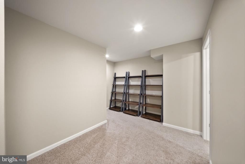 10800 HAGGLE COURT